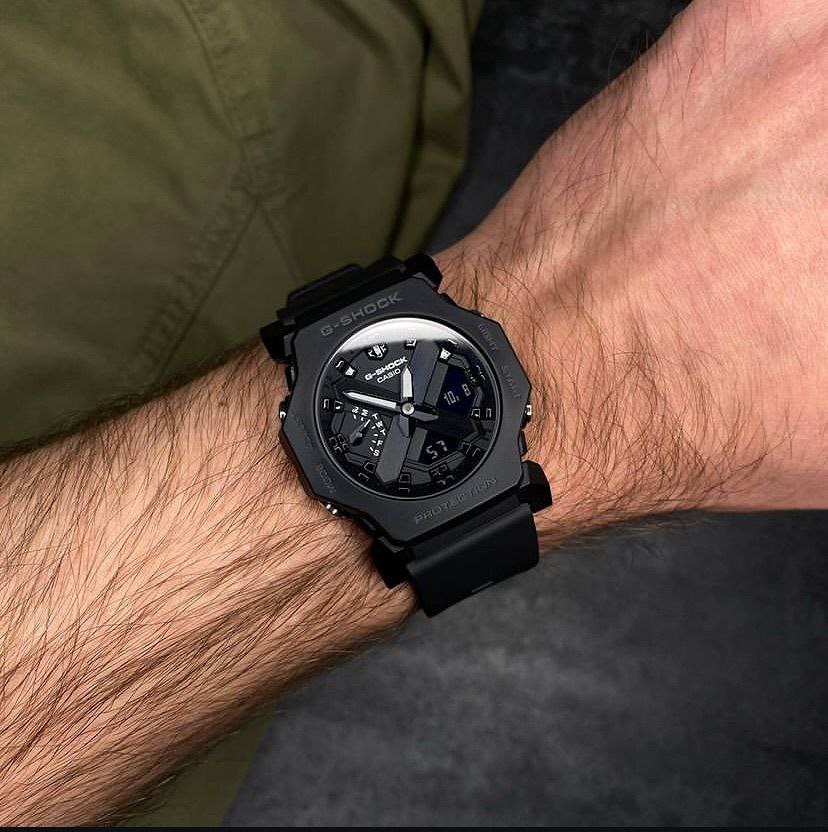 G-Shock GM2300 X. Model 20 BAR