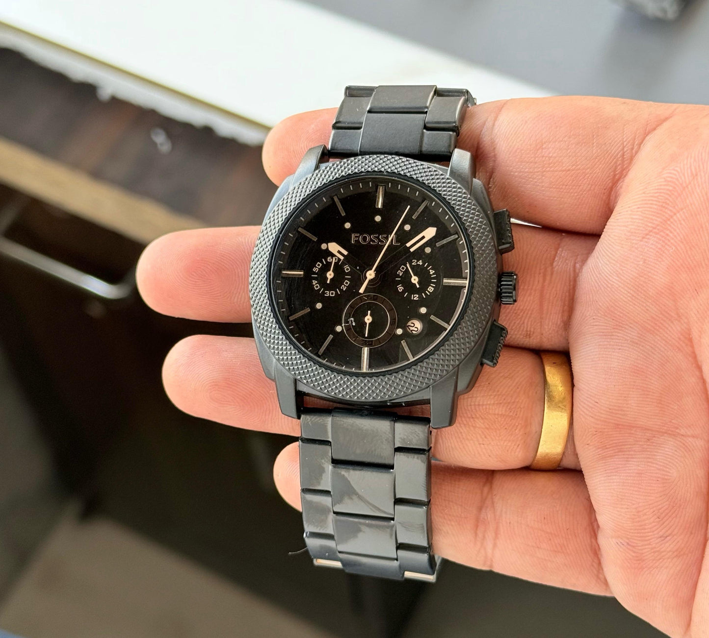 Fossil All-Black Chronograph – The Timepiece That Defines You