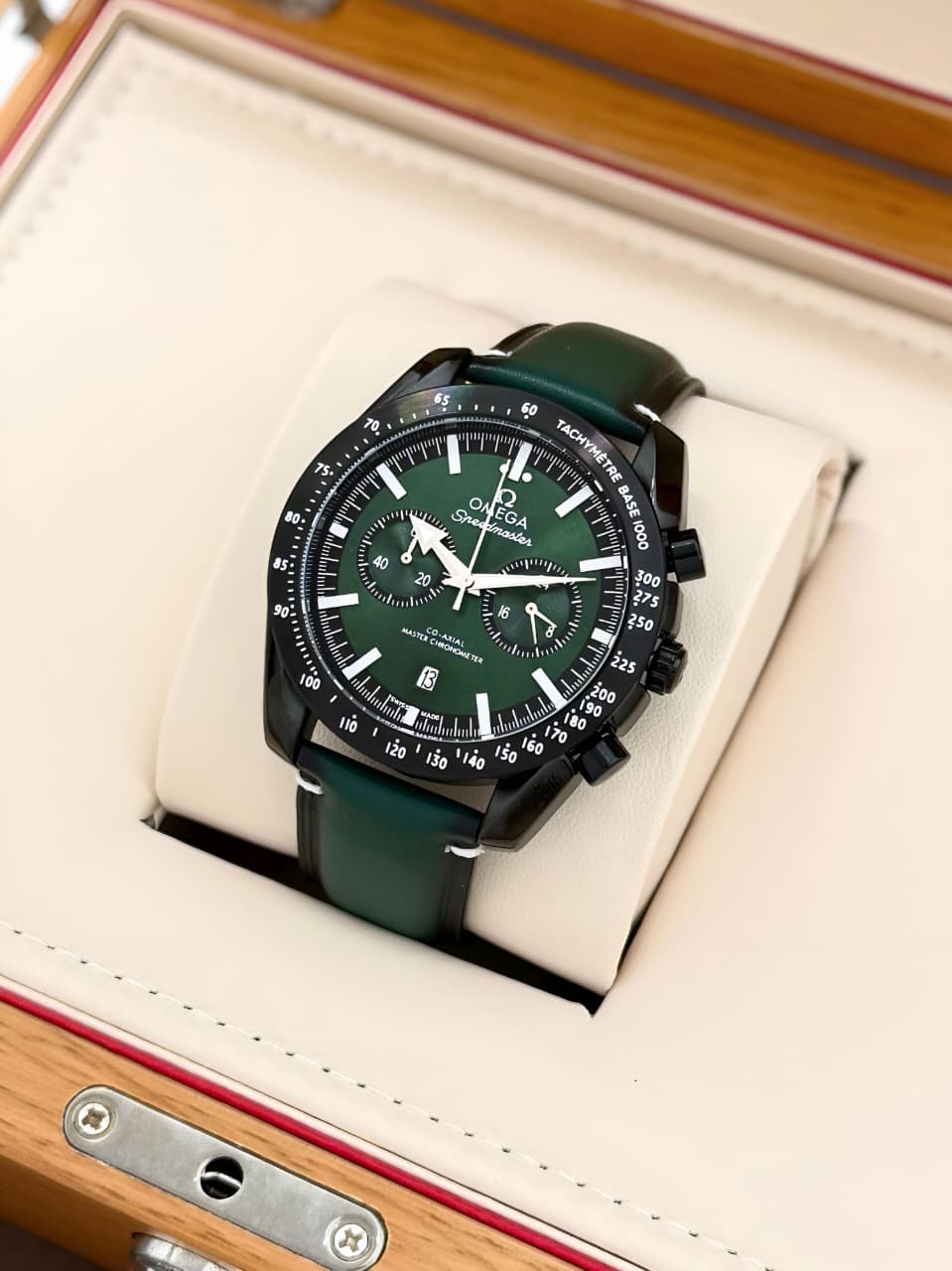 Omega Speedmaster Premius Watch